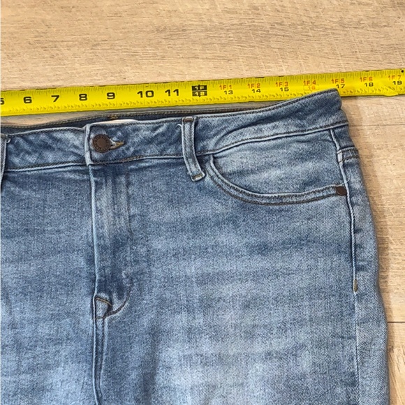 Judy Blue High Rise Distressed Cropped Skinny Fit Jeans Size 15/32 - Picture 5 of 8